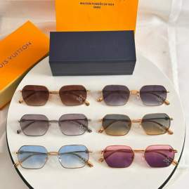 Picture of Louis Vuitton Sunglasses _SKUfw75179615fw